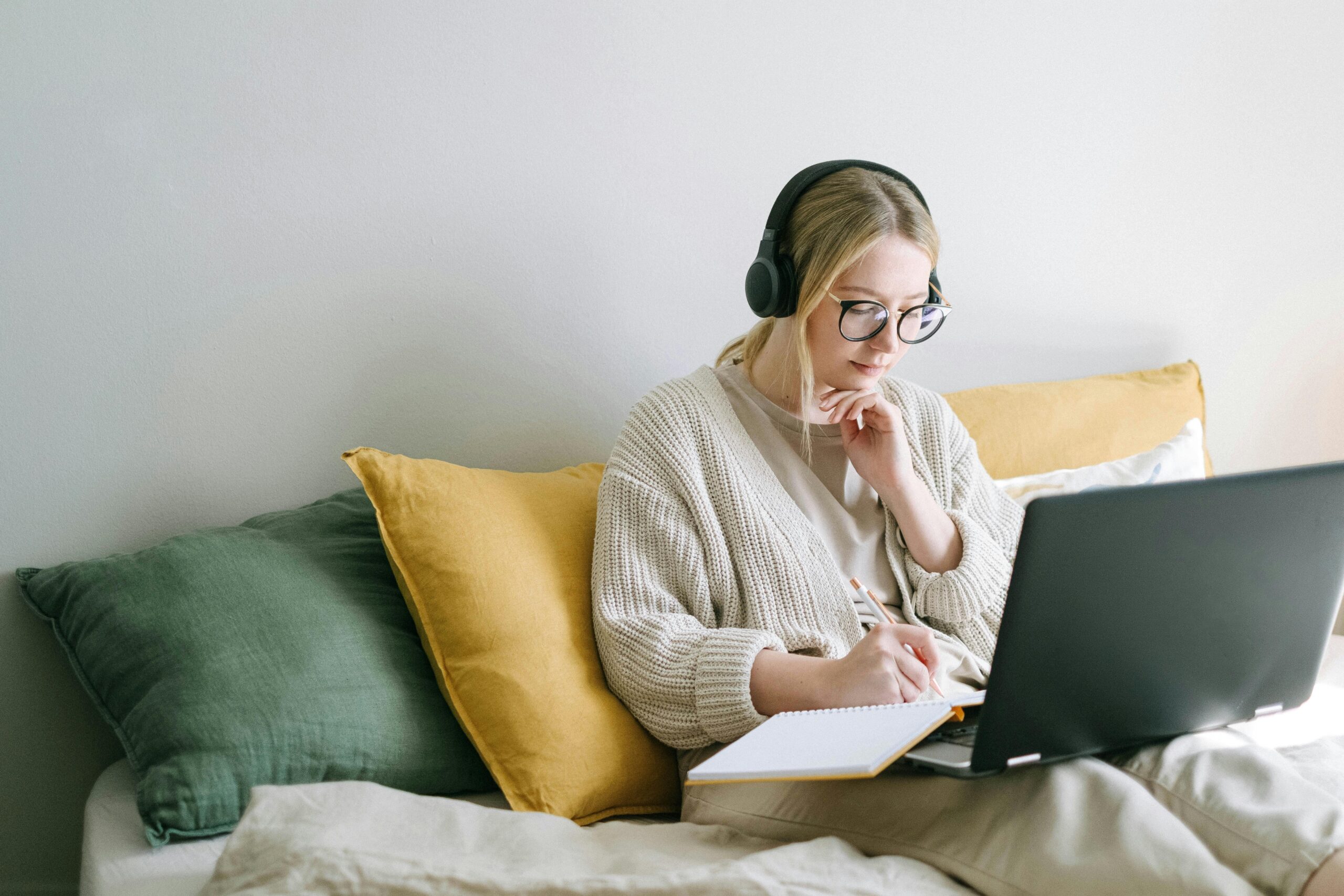 Bloggers Writing