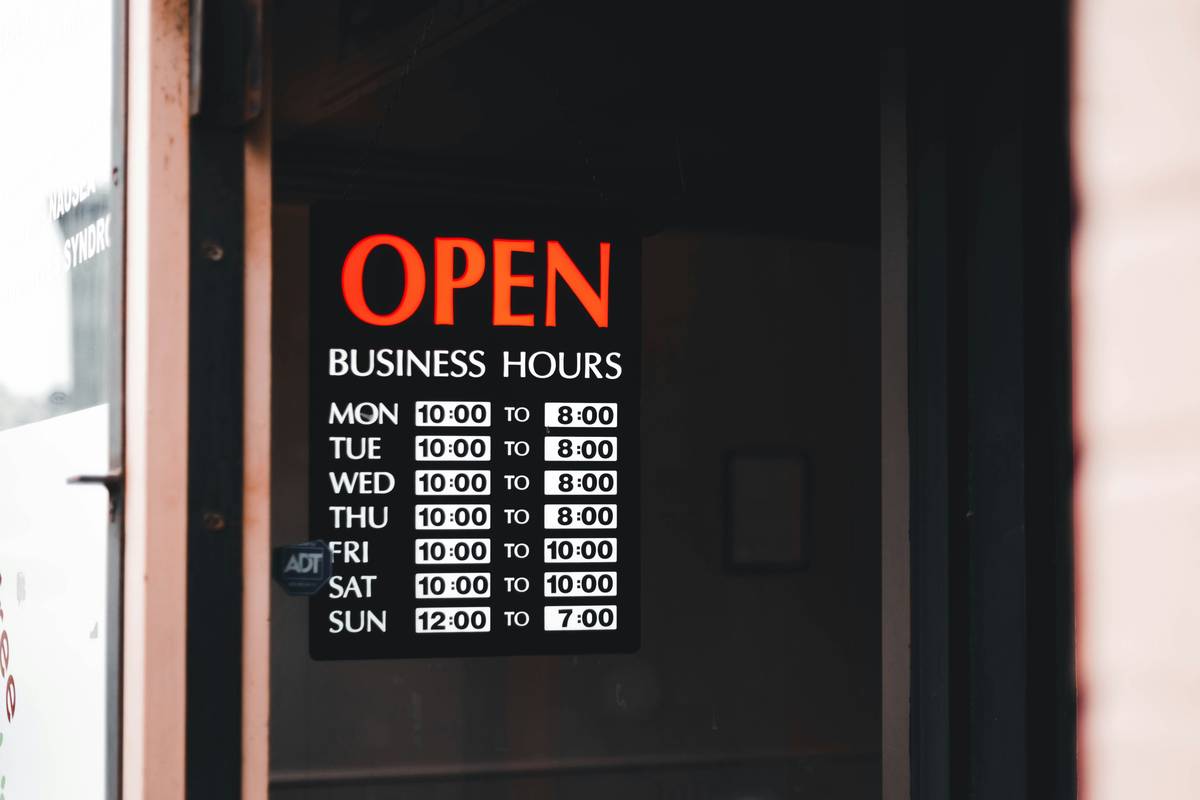 Case study comparing successful vs failed compliance strategies