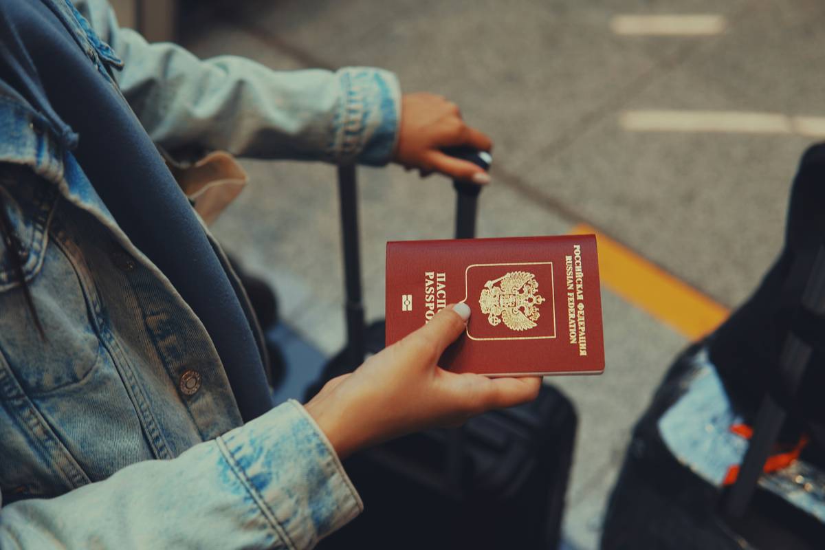 Comparison table highlighting pros and cons of popular credit cards with travel insurance
