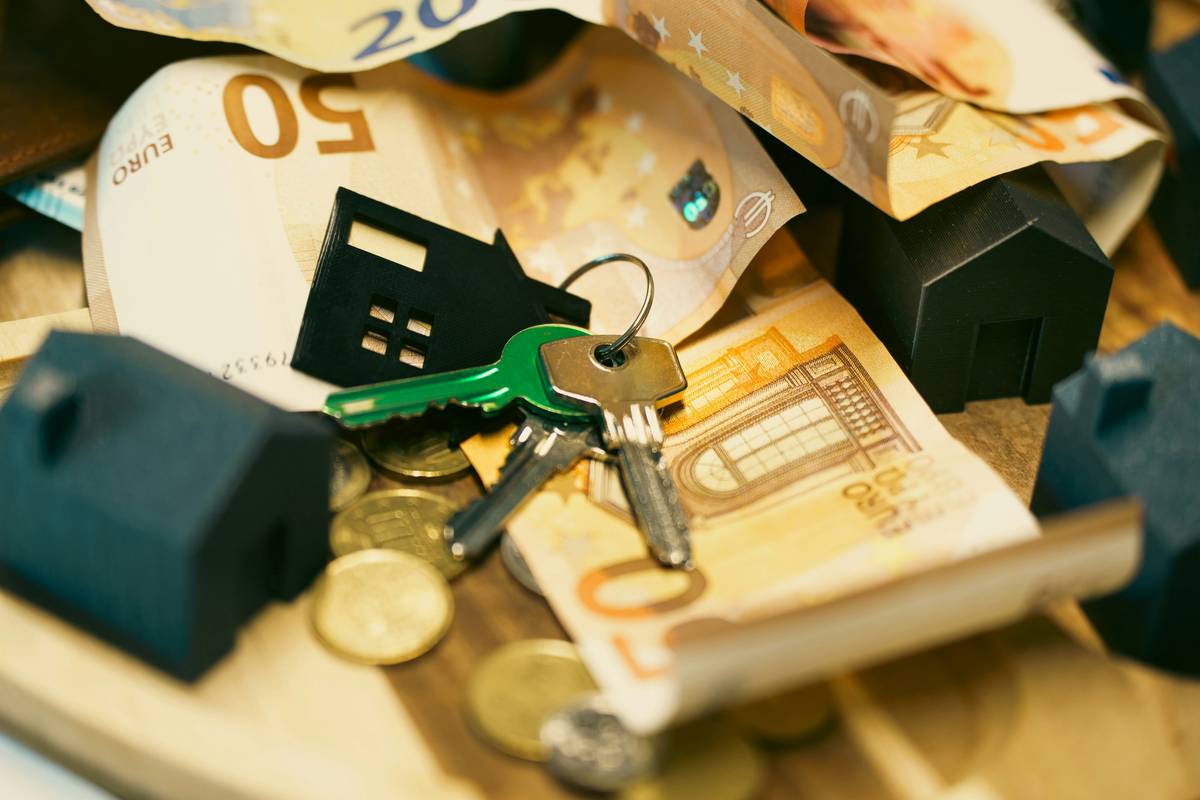 Risk Mitigation Strategies for Political Risk Insurance: Protecting Your Financial Future
